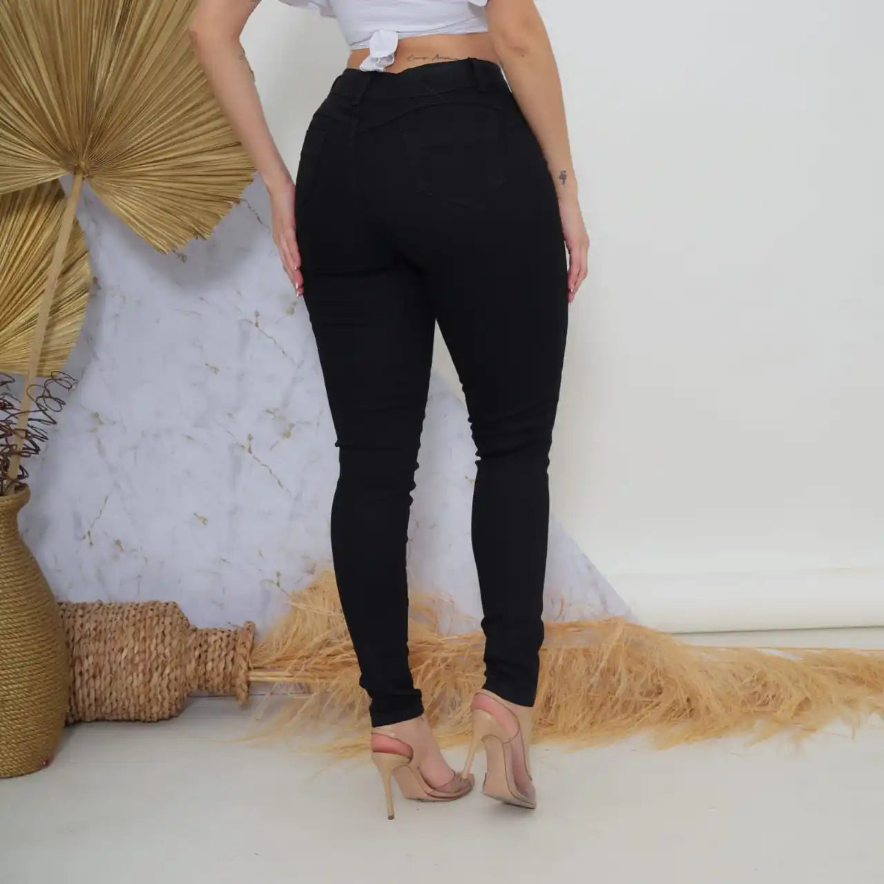 Calça Jeans Feminina Preto quatro Botões Cintura Alta Premium Comfort