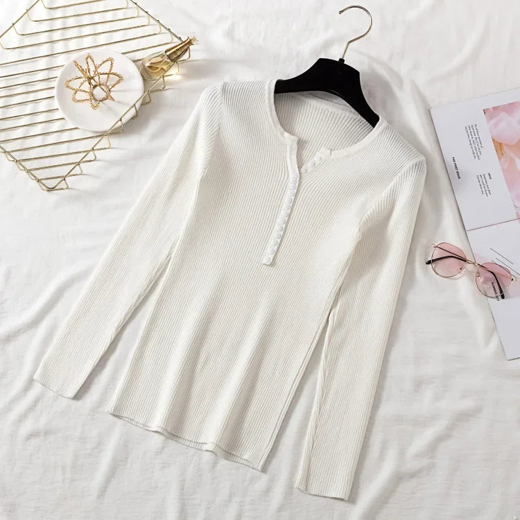 Blusa feminina básica com botões e decote em V