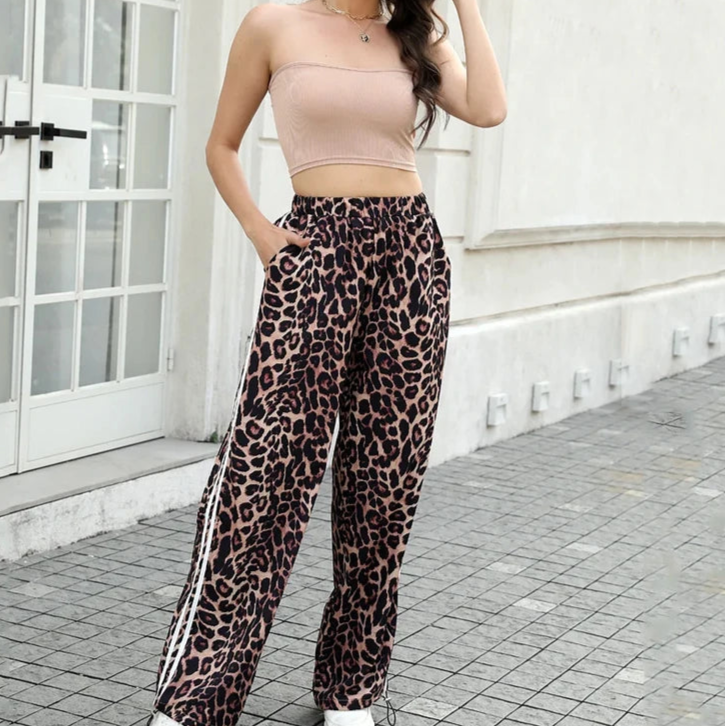 Conjunto feminino de top e calça perna larga