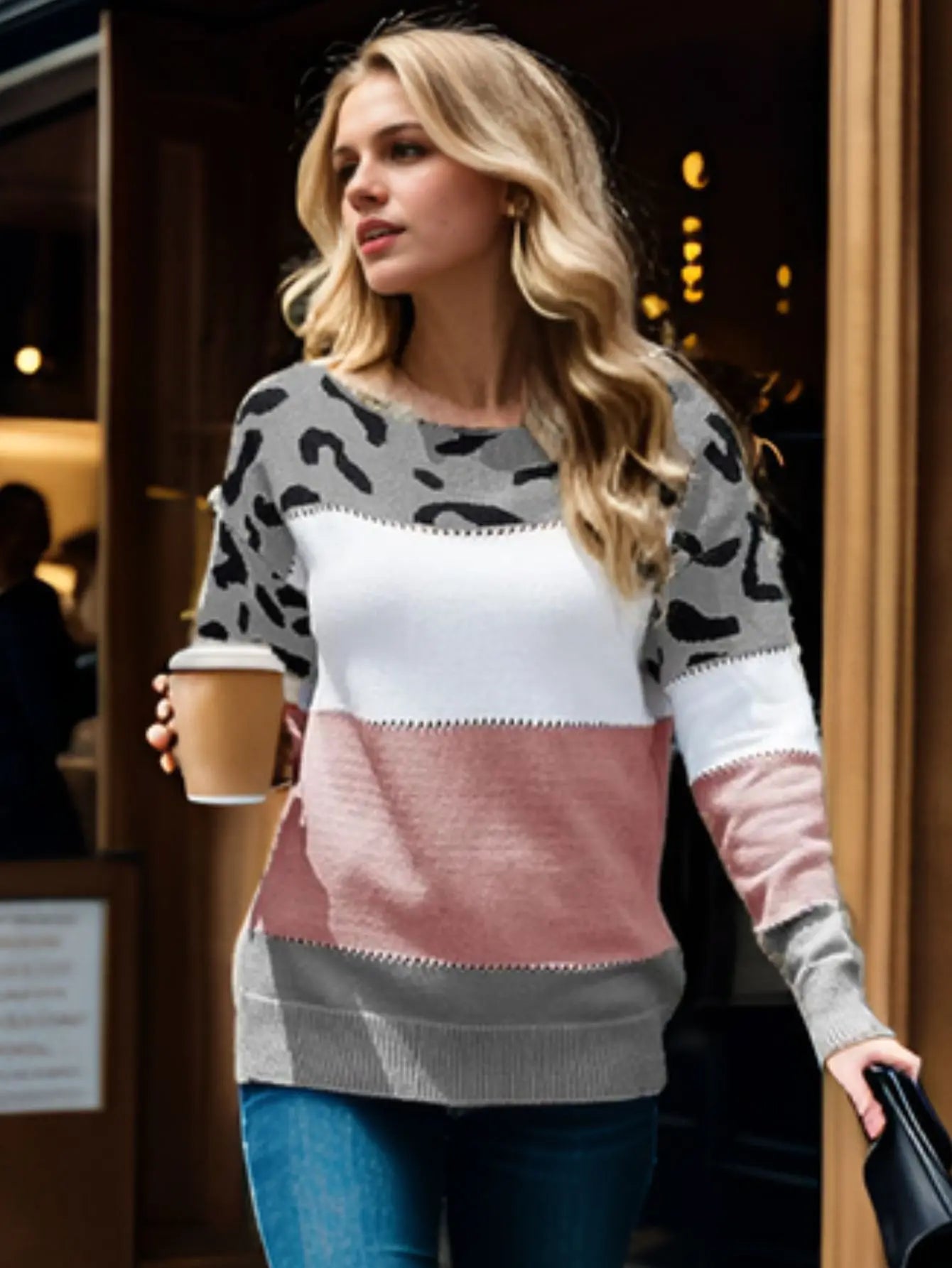 Blusa tricot estampada onça