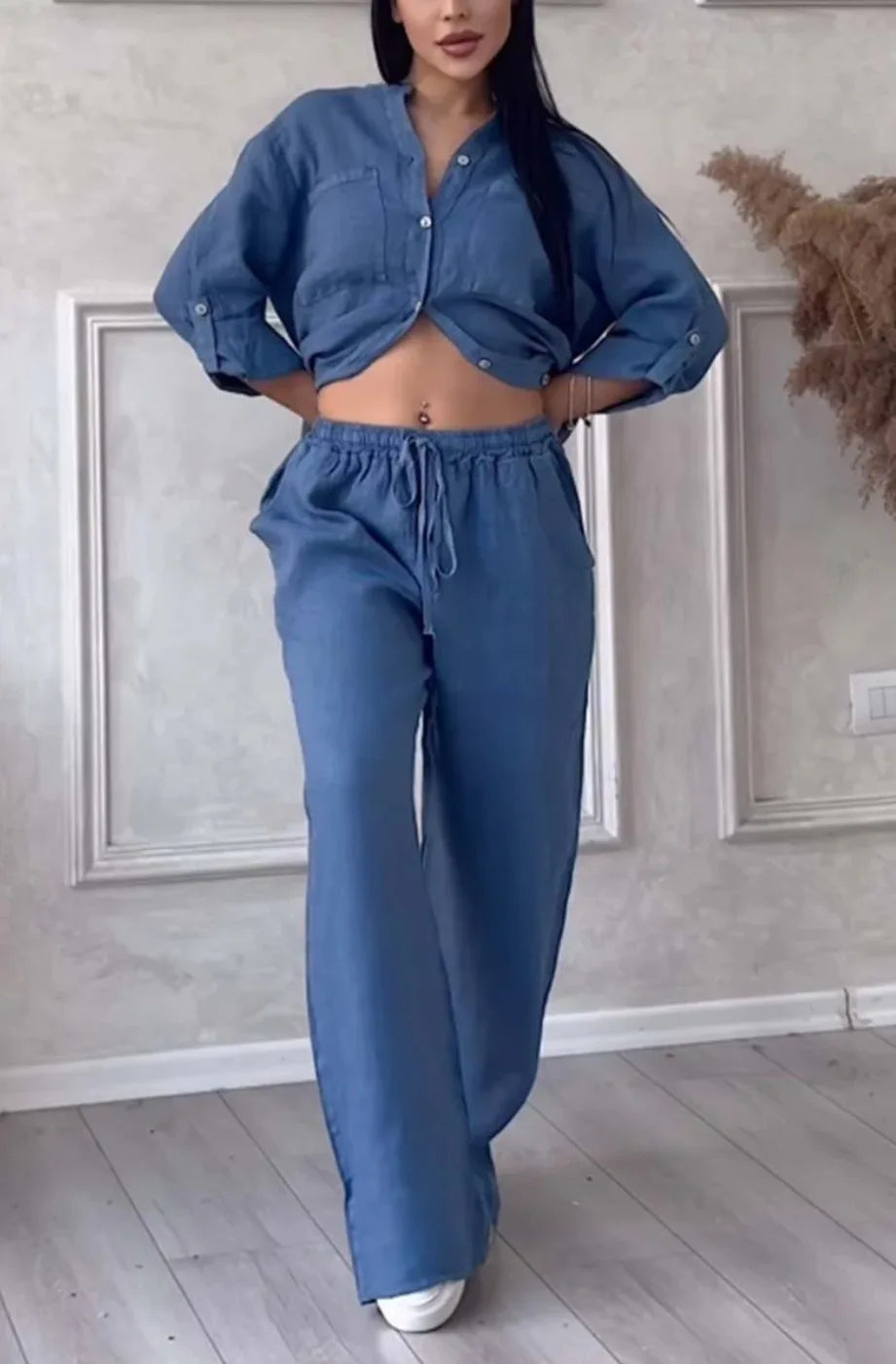 Conjunto feminino blusa solta com gola virada para baixo manga longa