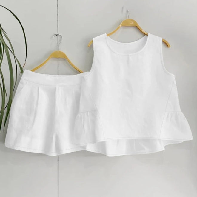 Conjunto feminino de regata sem mangas e shorts