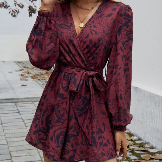 Vestido macacão curto feminino estampado com manga bolha e cintura alta