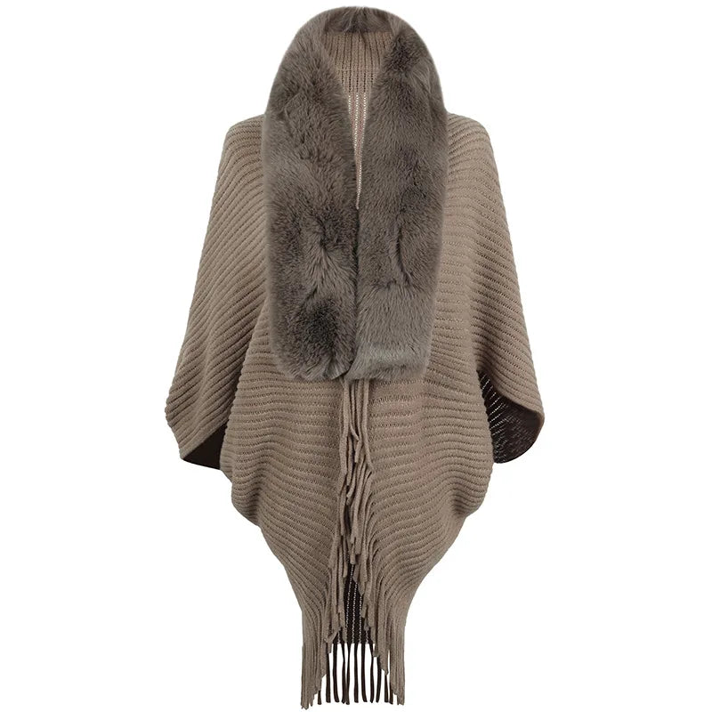 Cardigã feminino com gola teddy