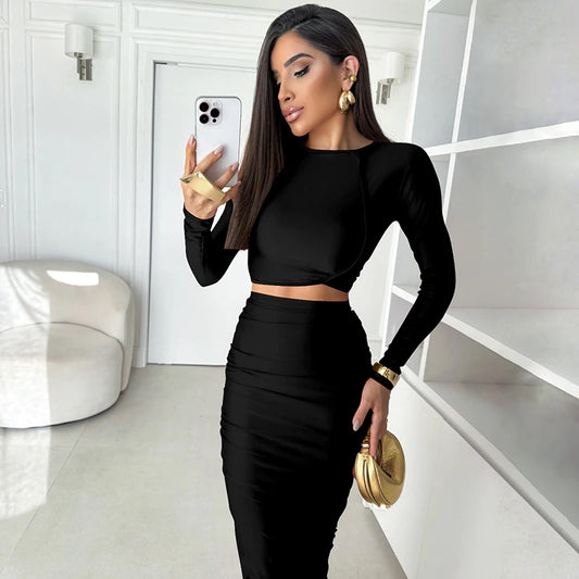 Conjunto de cropped e saia midi