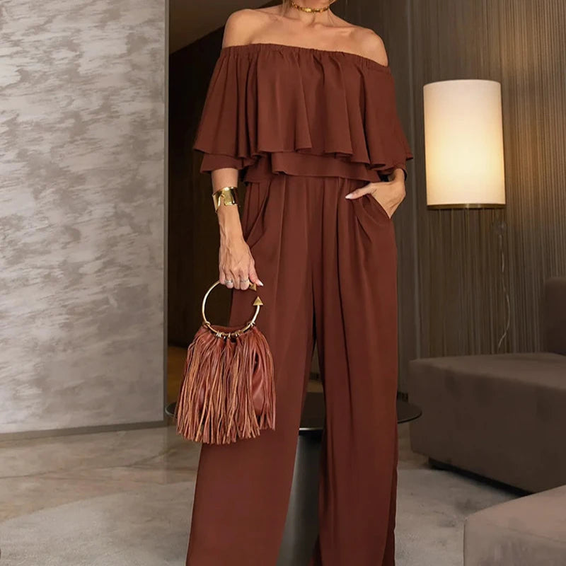 Macacão feminino elegante de verão com ombros de fora