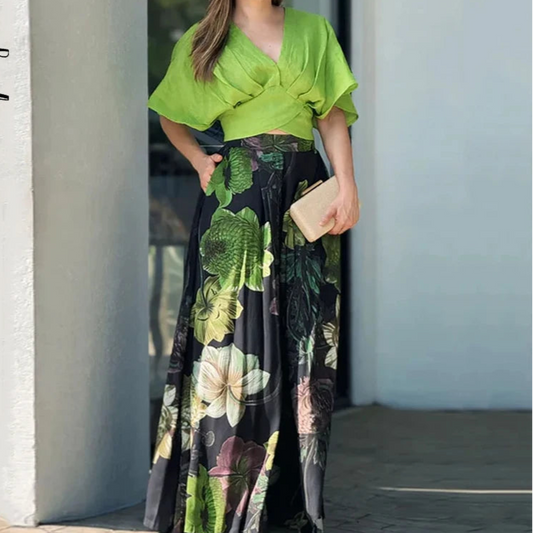 Conjunto Feminino decote em V blusa solta estampada e calça pernas largas